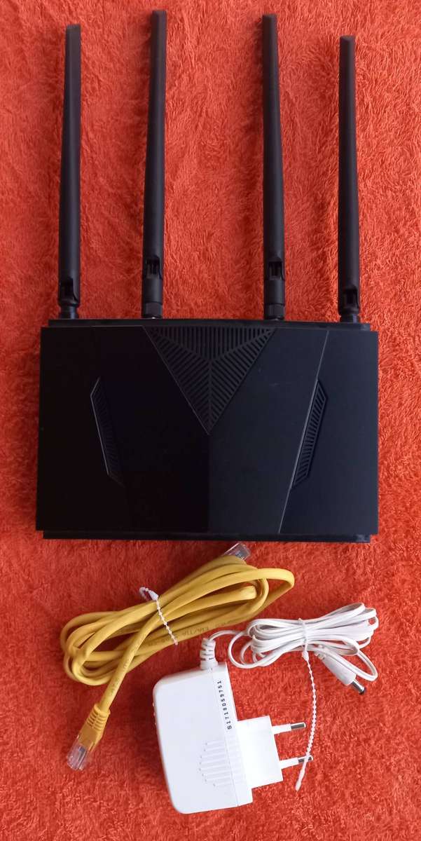 Open to all Networks - Sim modem/wifi router - D-Link DWR-956M - 2.4ghz & 5ghz wifi - see descriptio