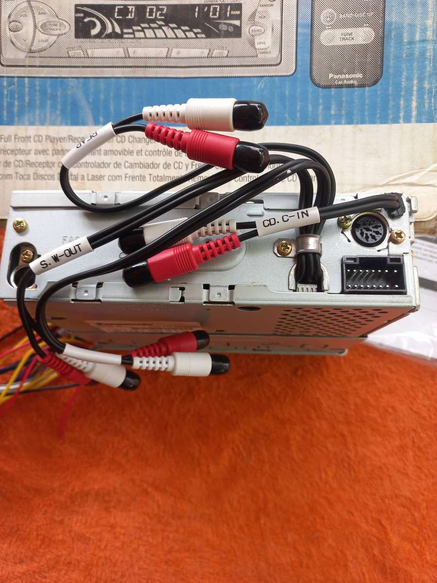 Panasonic CQ-DF402U flip down face cd player