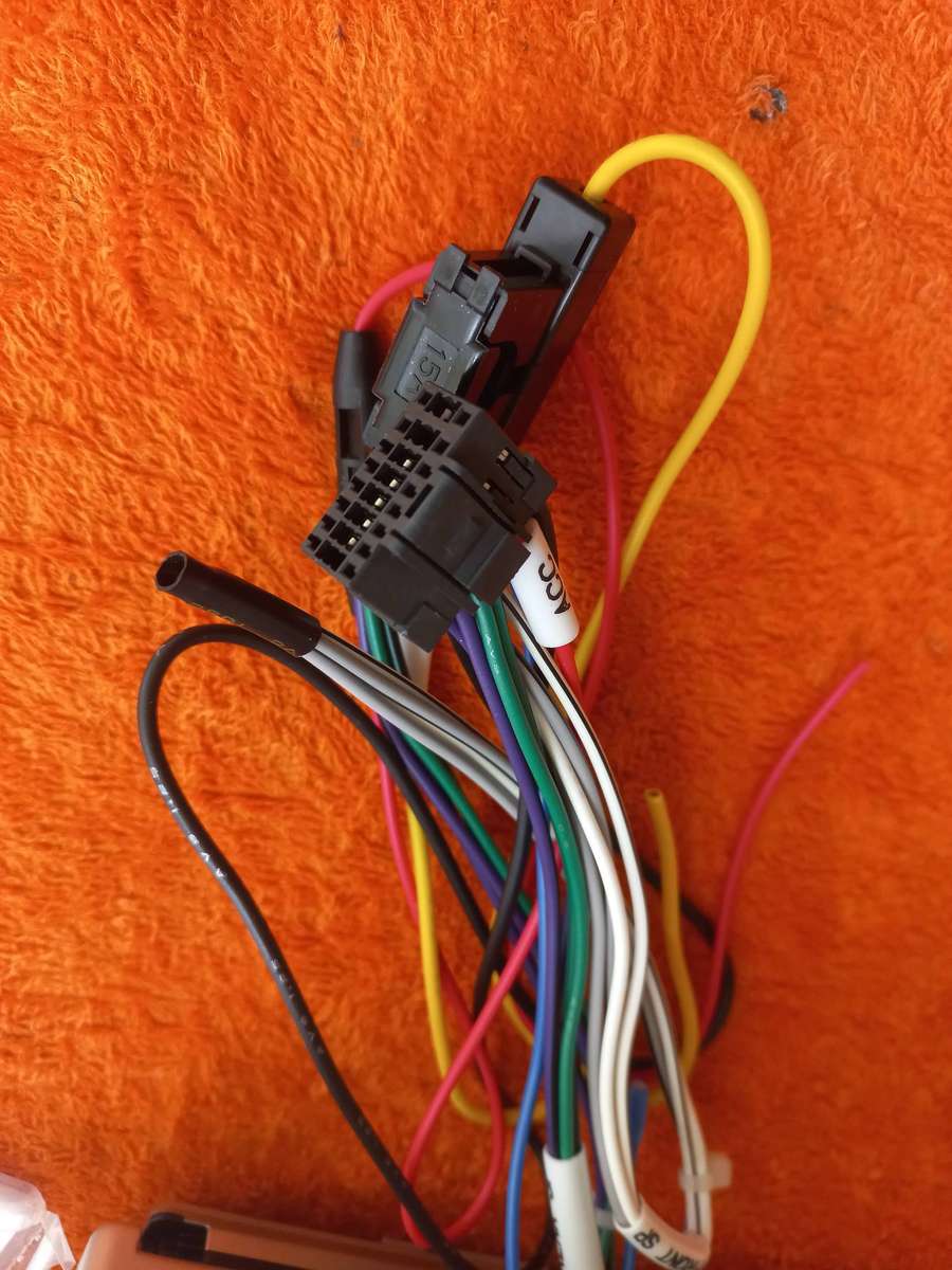 Panasonic CQ-DF402U flip down face cd player