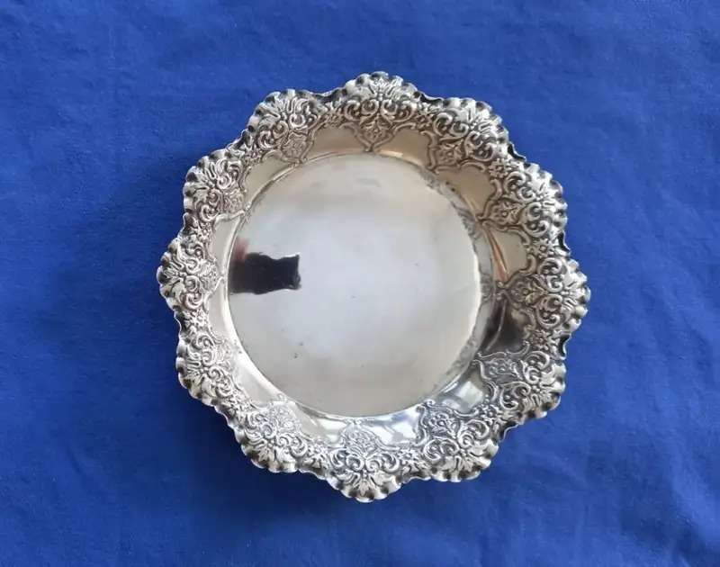 Solid Sterling Silver Dish Sheffield 1895 85.8 grams
