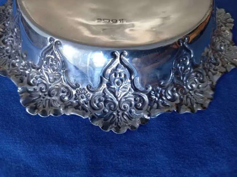 Solid Sterling Silver Dish Sheffield 1895 85.8 grams