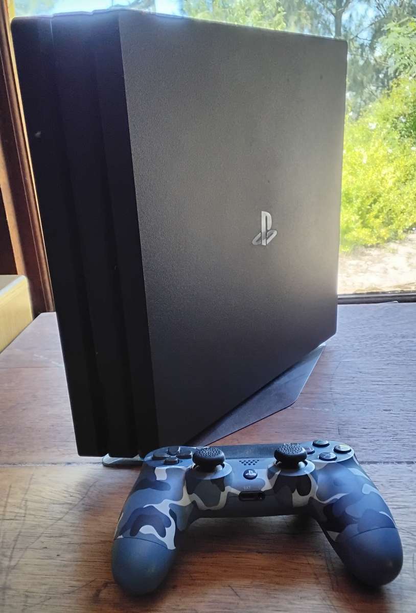 PS4 Pro 1TB Console