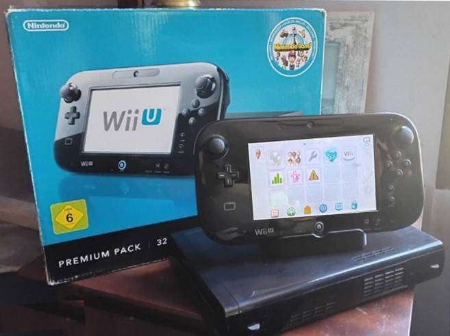 Nintendo Wii U 32G Premium Pack Console + 2 Wii U games + 8 Wii Games and Accessories