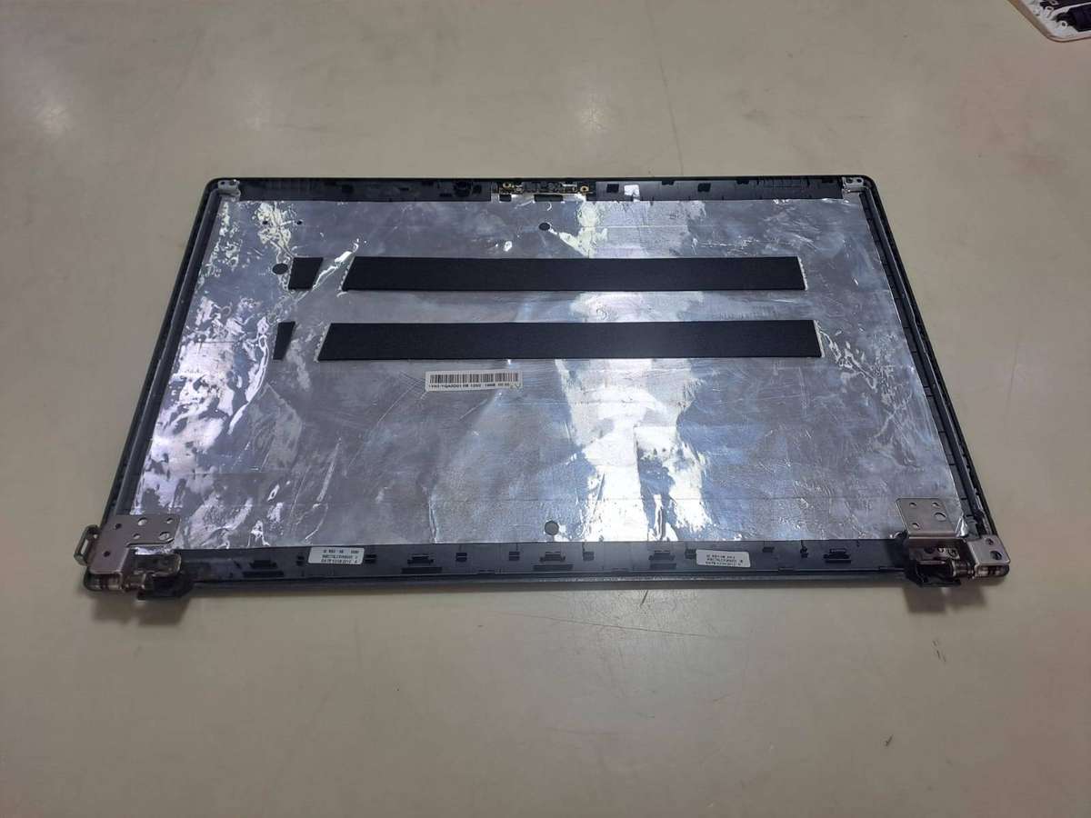 Acer Aspire LCD Cover 13N0-YQA0D01 with Hinges
