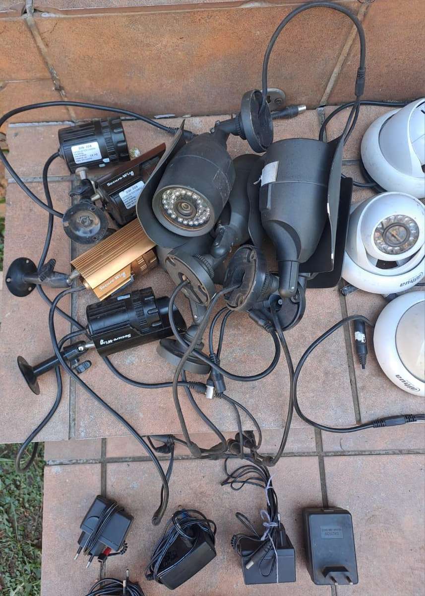 Surveillance Cameras Wires & Power supplies