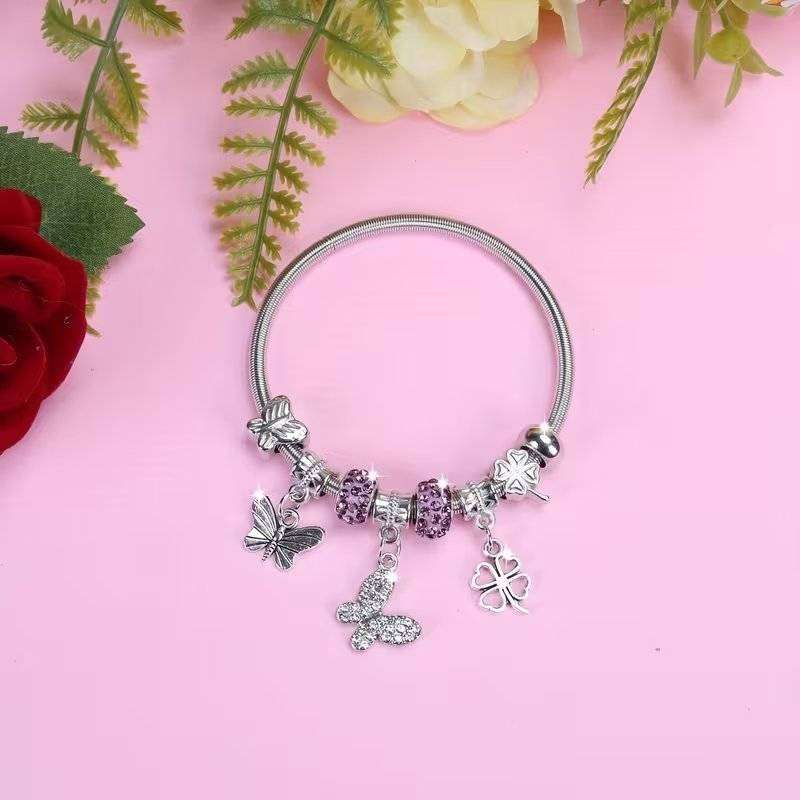 A Stylish And Charming Bracelet Featuring Decorations   (PURPLE)    223