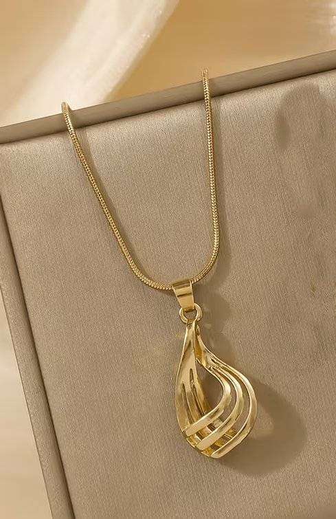 Vintage Simple Elegant Hollow Geometric Necklace and Pendant     106