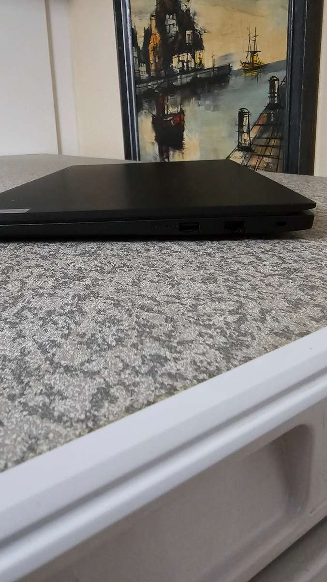 Lenovo V15 G4 AMN 15.6-inch FHD Laptop - AMD Ryzen 5 7520U 512GB SSD 8GB RAM Win 11 Home