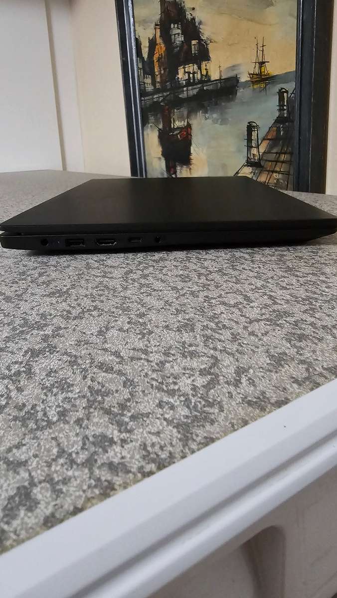 Lenovo V15 G4 AMN 15.6-inch FHD Laptop - AMD Ryzen 5 7520U 512GB SSD 8GB RAM Win 11 Home