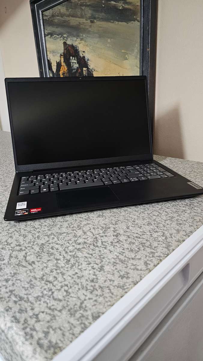 Lenovo V15 G4 AMN 15.6-inch FHD Laptop - AMD Ryzen 5 7520U 512GB SSD 8GB RAM Win 11 Home