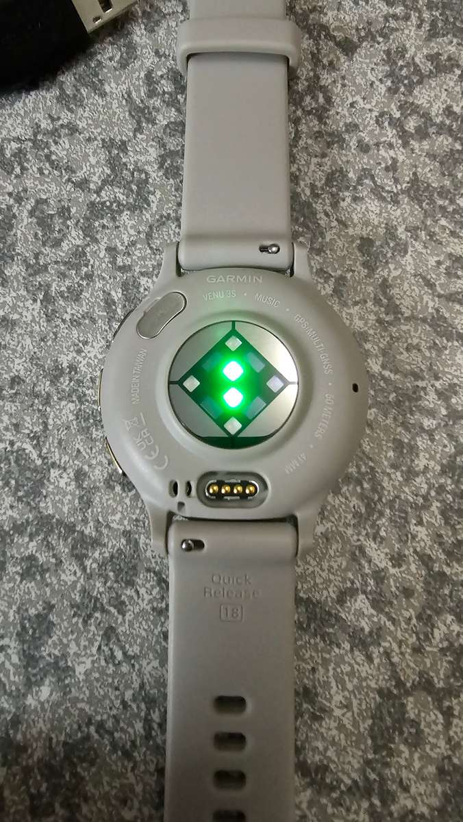 Garmin Venu 3s GPS Smart Watch Soft Gold with French Grey (41mm)