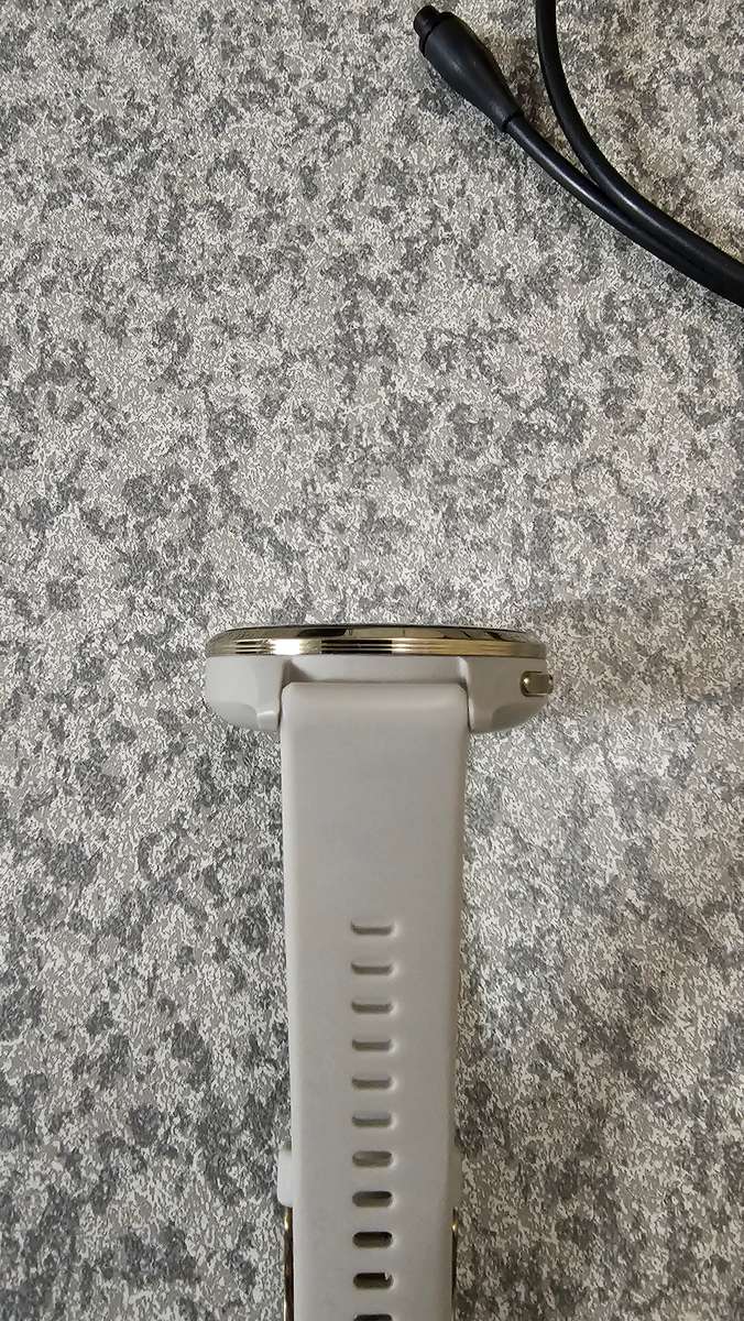 Garmin Venu 3s GPS Smart Watch Soft Gold with French Grey (41mm)