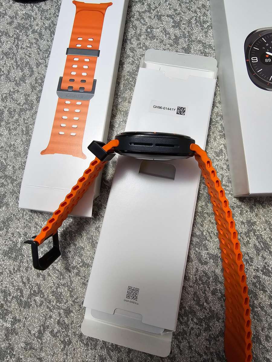 Samsung Galaxy Watch Ultra 47mm Titanium Gray LTE GPS Sapphire Glass