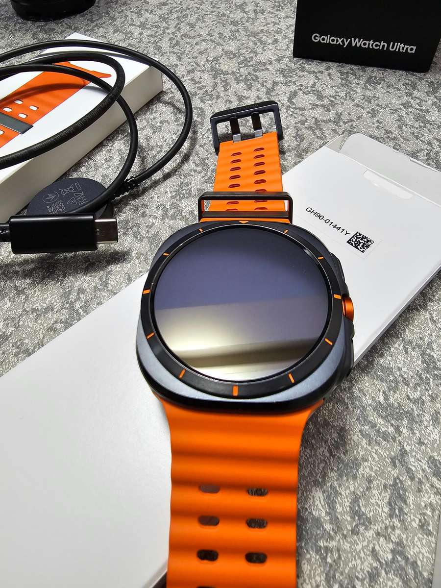 Samsung Galaxy Watch Ultra 47mm Titanium Gray LTE GPS Sapphire Glass