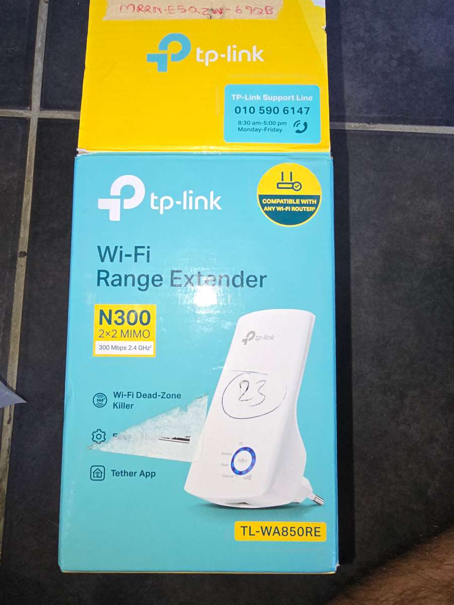 TPLINK RANGE EXTENDER GOOD AS NEW NEVER BEEN USED ONLY TESTED AND BOXED!N300