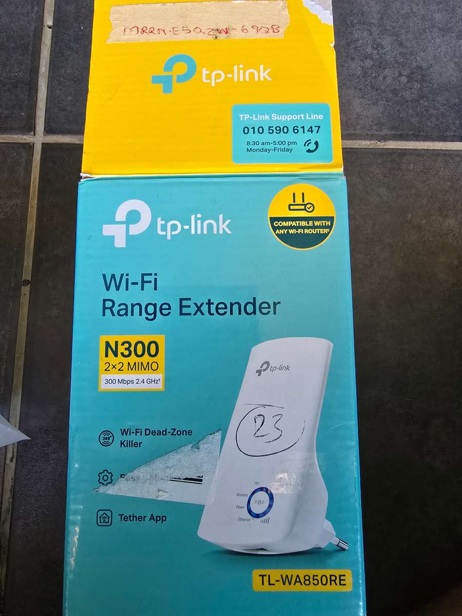 TPLINK RANGE EXTENDER GOOD AS NEW NEVER BEEN USED ONLY TESTED AND BOXED!N300