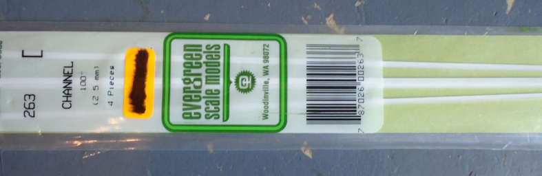 EVERGREEN - 4 X 2.5mm CHANNEL, IN PKT X 350mm