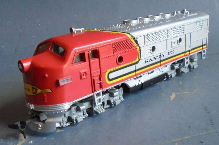 LIFE-LIKE HO SCALE - SANTA FE DIESEL LOCO