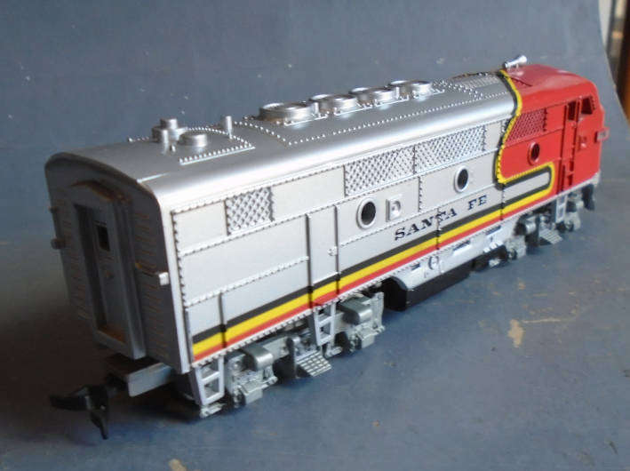 LIFE-LIKE HO SCALE - SANTA FE DIESEL LOCO