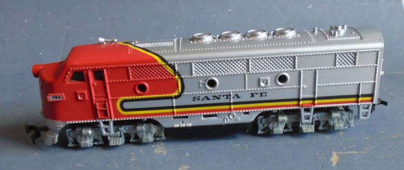 LIFE-LIKE HO SCALE - SANTA FE DIESEL LOCO