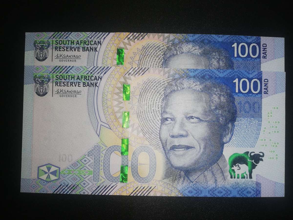 R100 x2 NOTES IN SEQUENCE