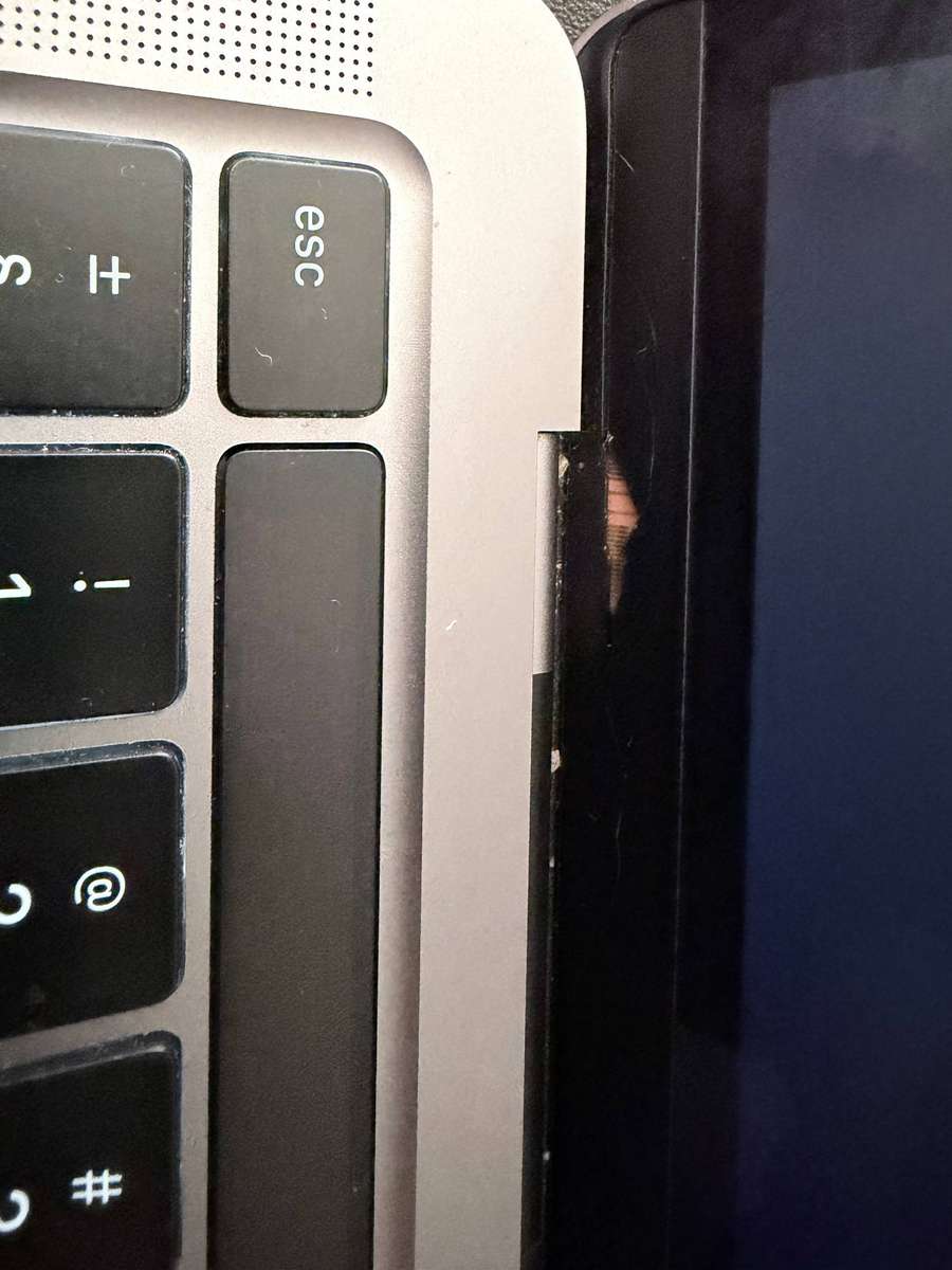Apple MacBook Pro 13 M1 2020 model