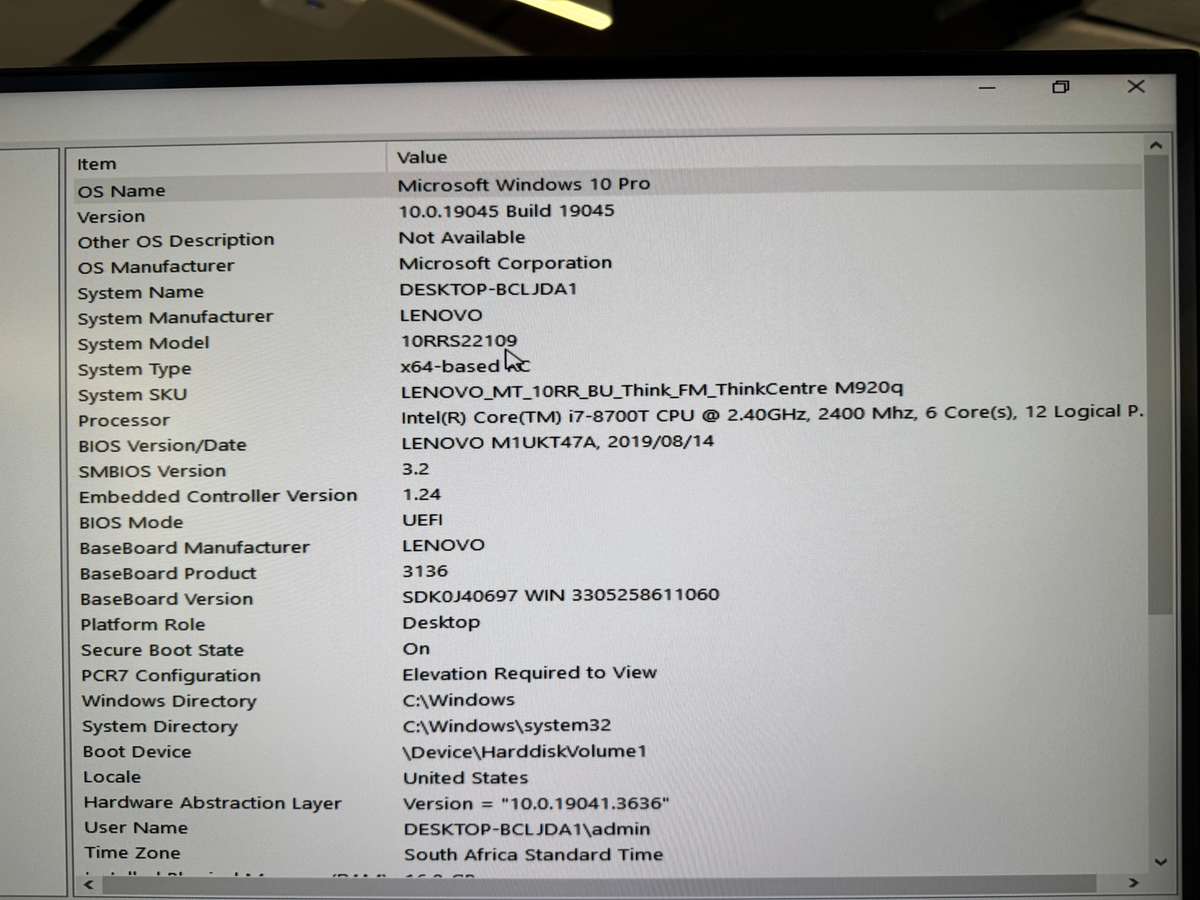 Lenovo Thinkcentre m920q with monitor