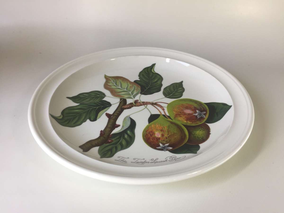 PORT MEIRON POMONA  DINNER PLATE   ' THE FEINTON SQUASH PEARS '  Design by : Susan Williams-Ellis