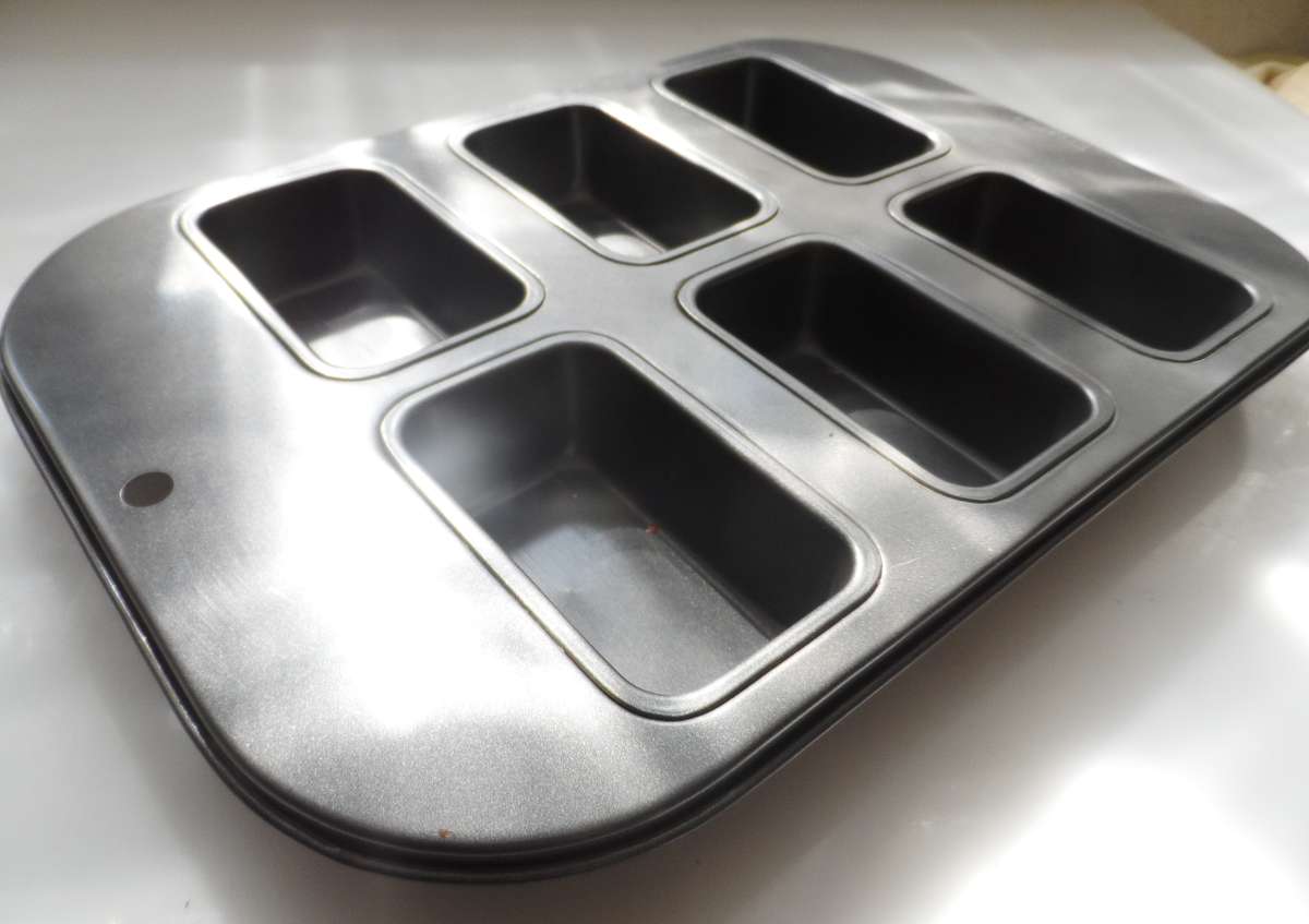 PRESTIGE MINI LOAF PAN , 6 MINI LOAF BAKING PAN