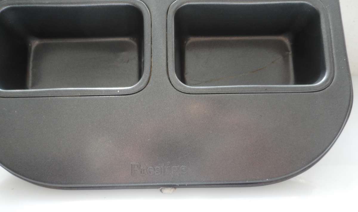 PRESTIGE MINI LOAF PAN , 6 MINI LOAF BAKING PAN