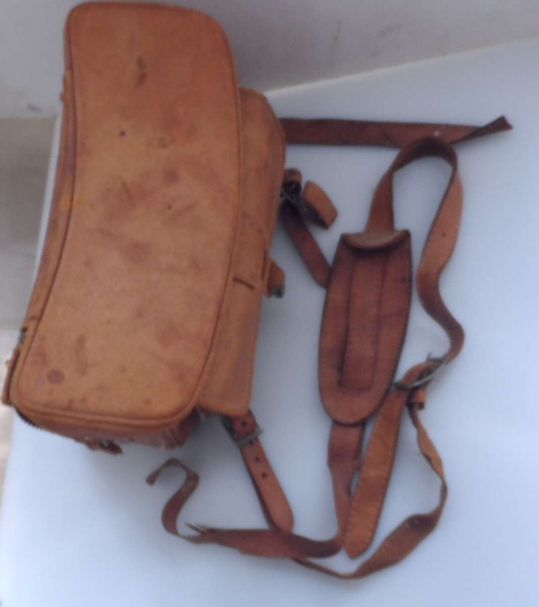 CAMERA SLING STRAP BAG, VINTAGE LEATHER