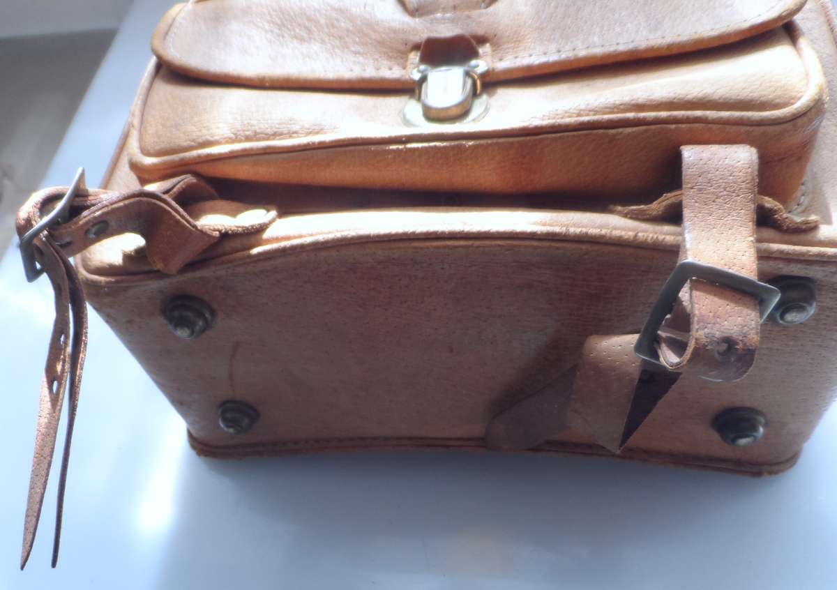 CAMERA SLING STRAP BAG, VINTAGE LEATHER