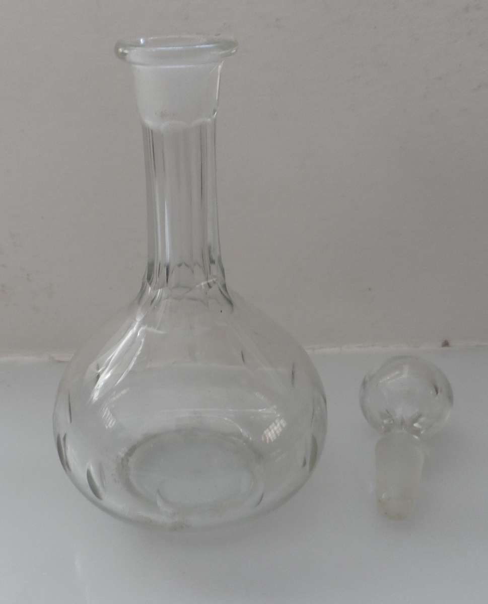 CUT GLASS CRYSTAL  STOPPERED , DECANTER