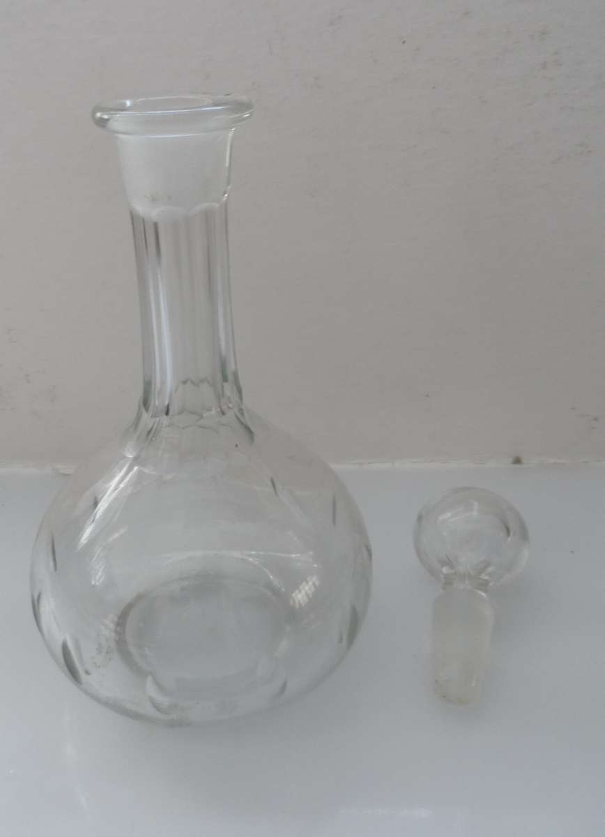 CUT GLASS CRYSTAL  STOPPERED , DECANTER