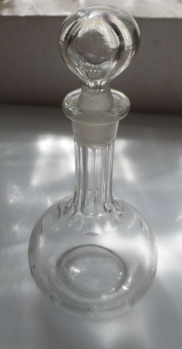 CUT GLASS CRYSTAL  STOPPERED , DECANTER