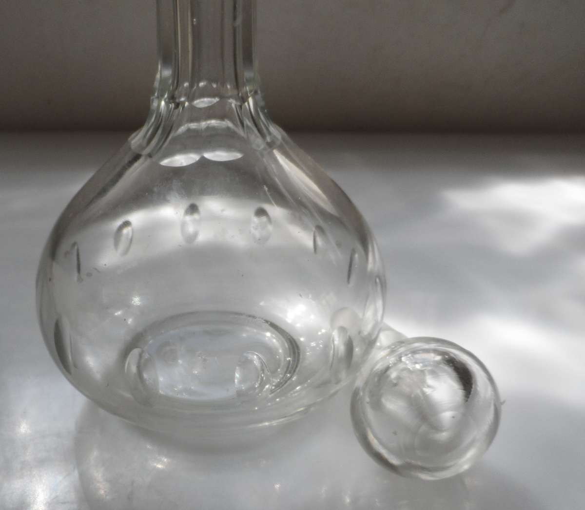 CUT GLASS CRYSTAL  STOPPERED , DECANTER