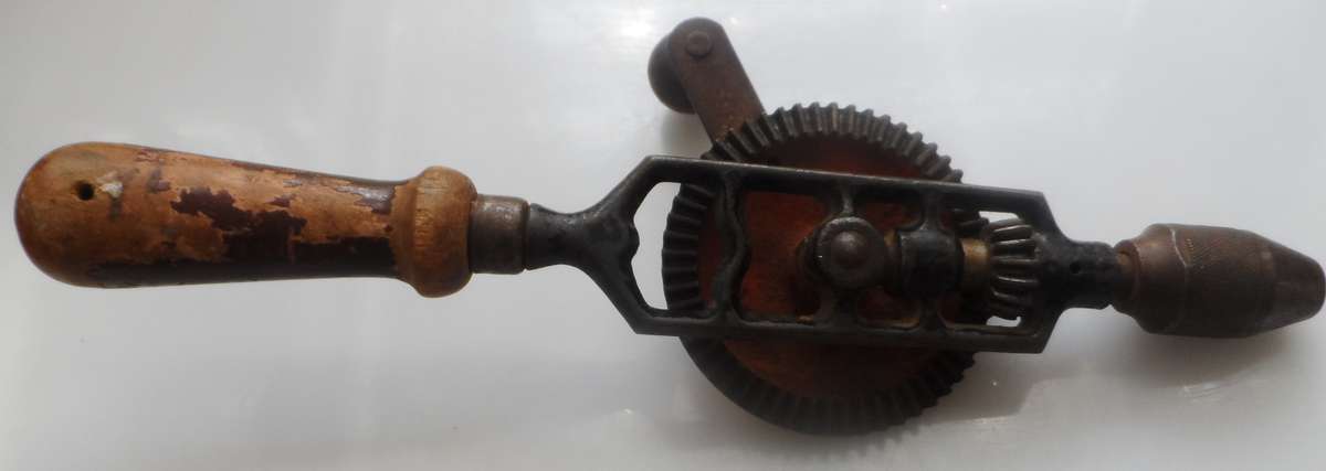 VINTAGE STANLEY  HAND BRACE   in good working order