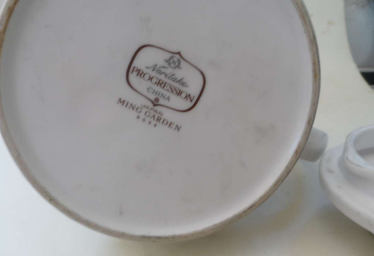NORITAKE PROGRESSION CHINA ' MING GARDEN LIDDED TEA / COFFEE POT  No 9066.  REPLACEMENT ITEM