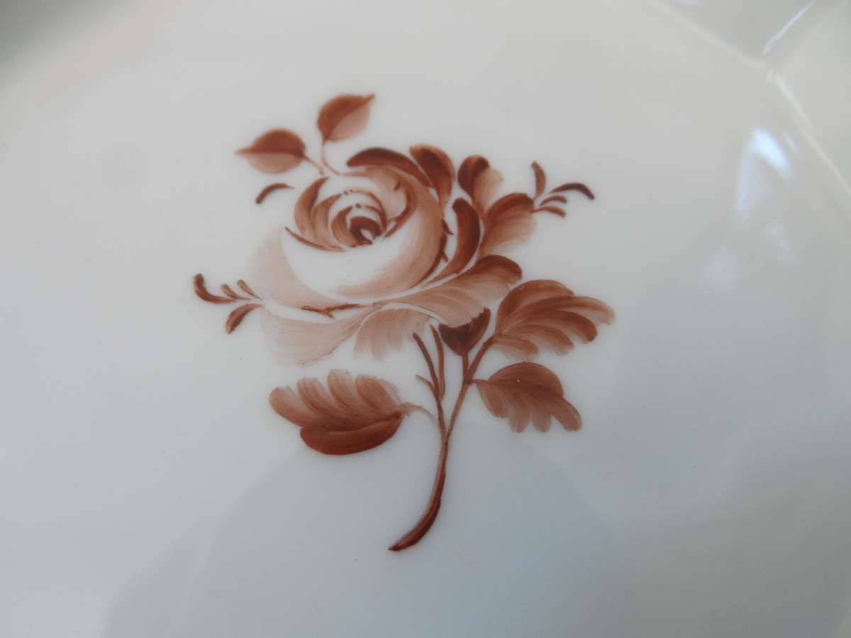 NYMPHENBURG PORZELLAN MANUFAKTUR , No. 206/22,  TRINKET DISH , new,  in original box