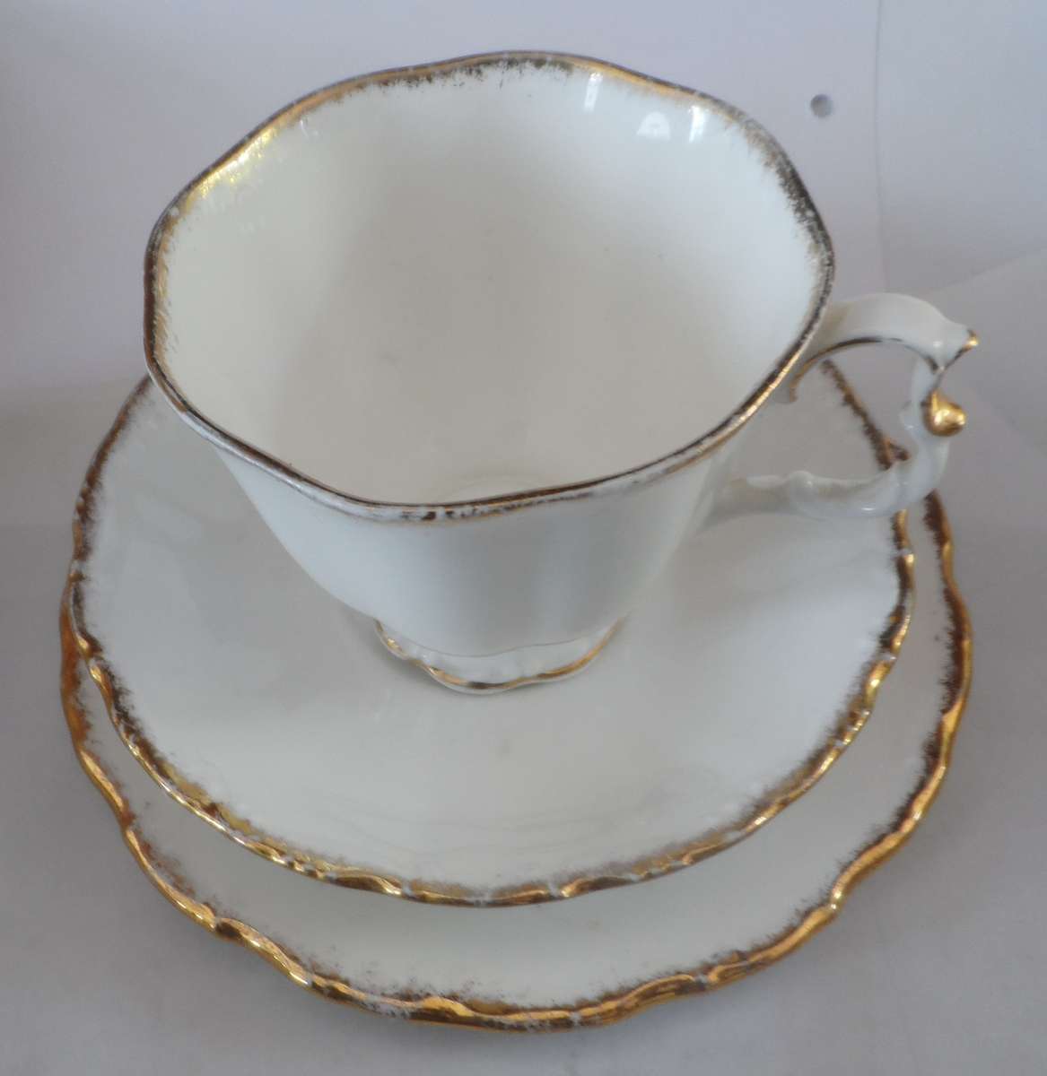 ROYAL ALBERT `SNOW QUEEN  ` TRIO      replacement  item