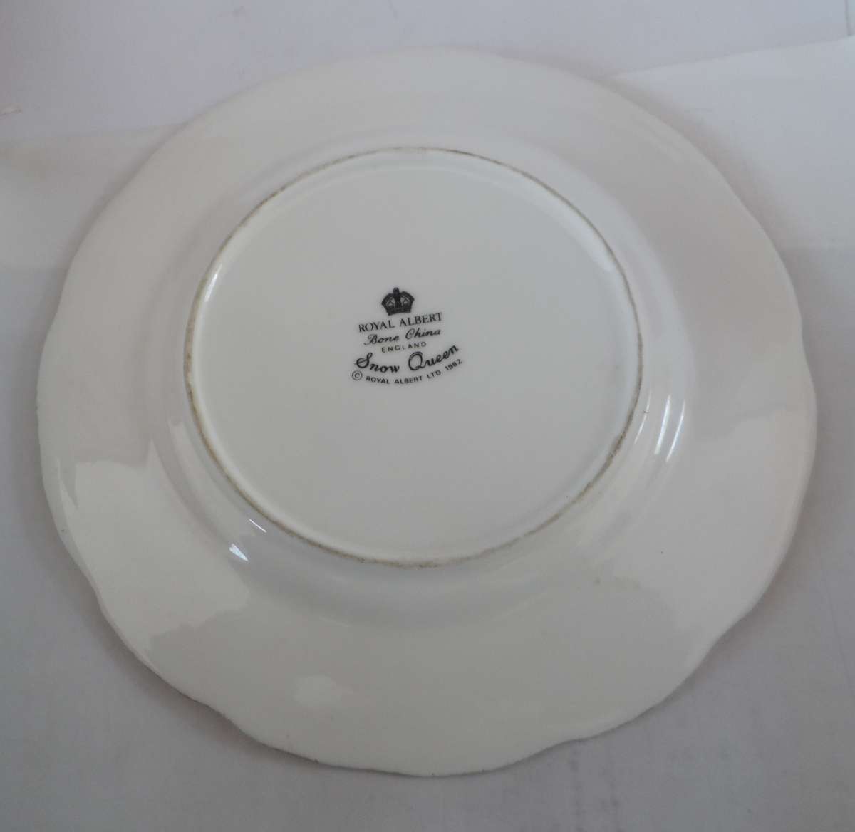ROYAL ALBERT `SNOW QUEEN  ` TRIO      replacement  item