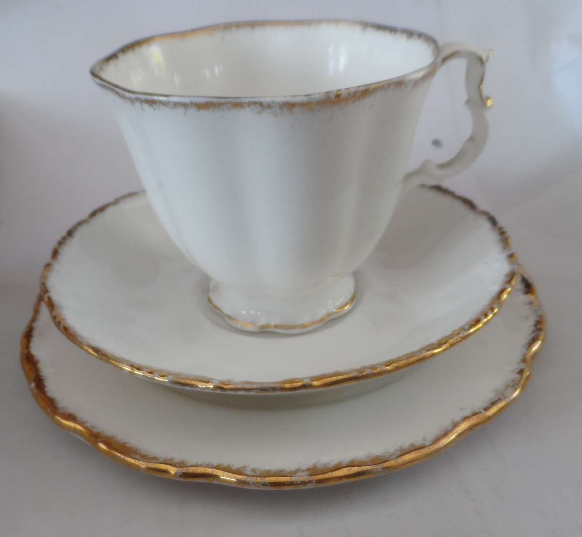 ROYAL ALBERT `SNOW QUEEN  ` TRIO      replacement  item
