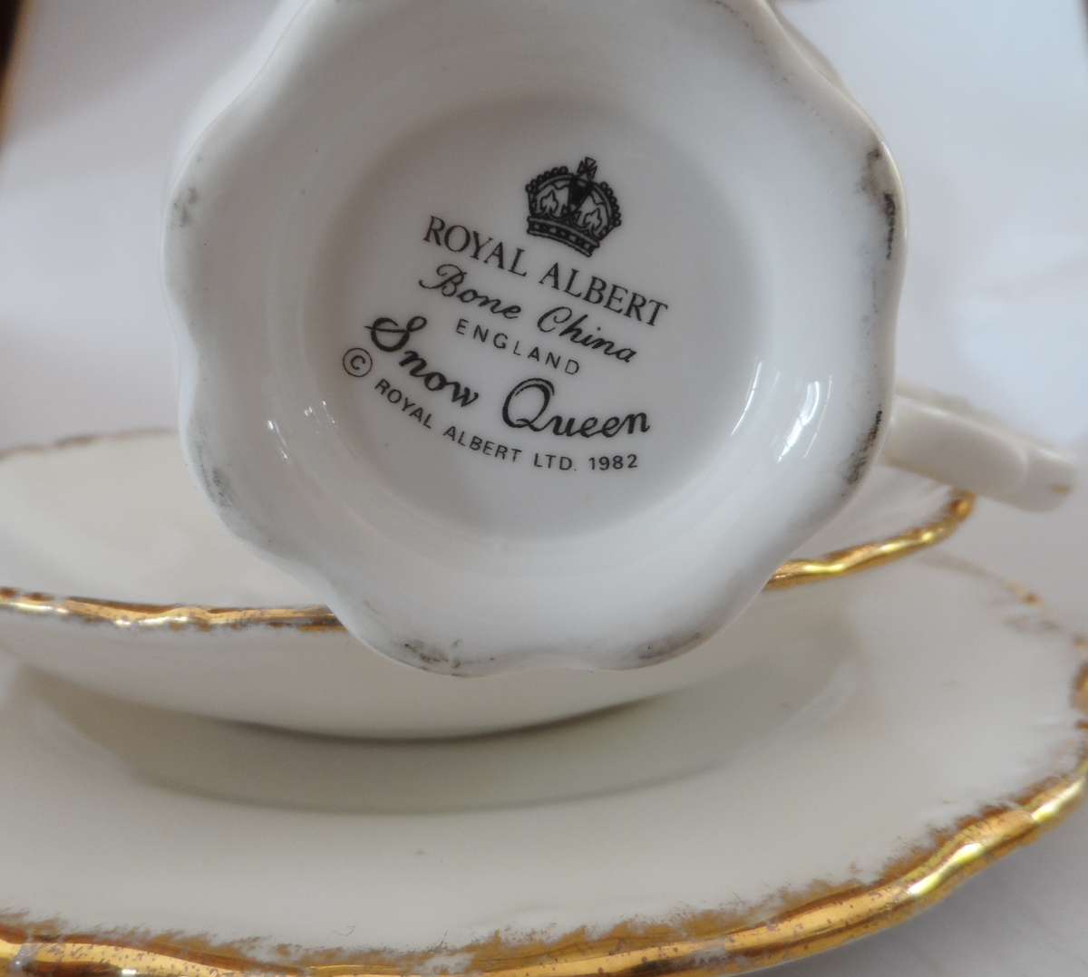 ROYAL ALBERT `SNOW QUEEN  ` TRIO      replacement  item
