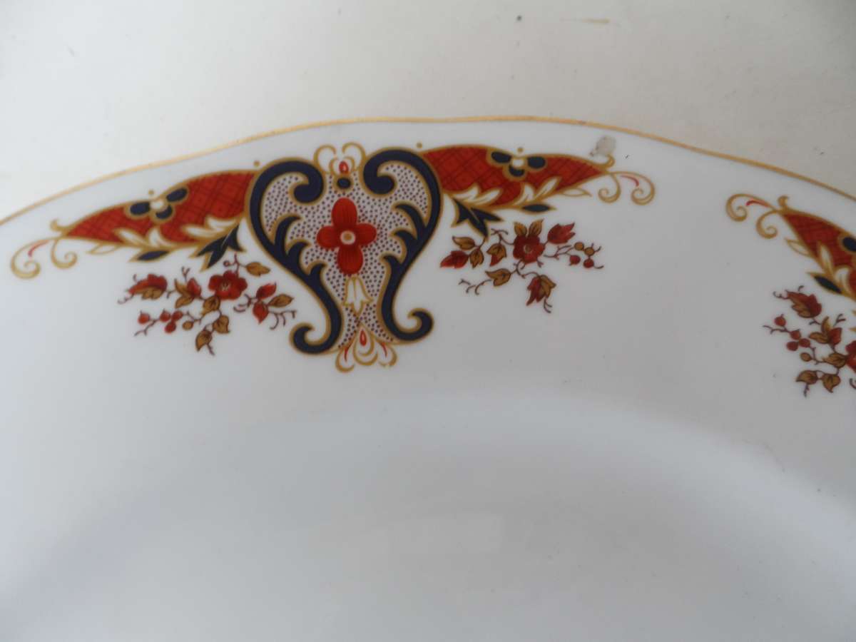 COLCLOUGH  LARGE SERVER / CAKE PLATE  Design  H875     27 cm. / 10 3/ 4 ins. diam.