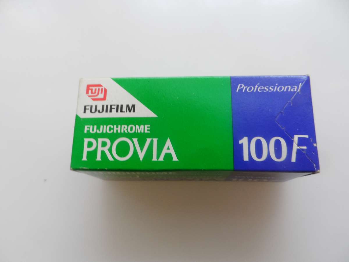 PROVIA FUJICHROME 100F , SUPER FINE GRAIN, DAYLIGHT,  RDP III  120  CR56/E6 EXPIRED FILM 2006-3