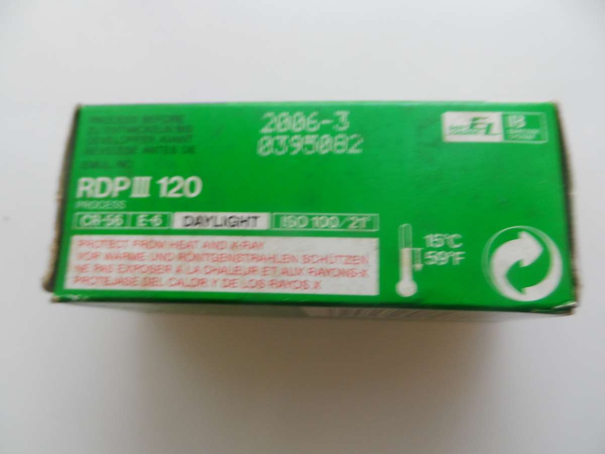 PROVIA FUJICHROME 100F , SUPER FINE GRAIN, DAYLIGHT,  RDP III  120  CR56/E6 EXPIRED FILM 2006-3