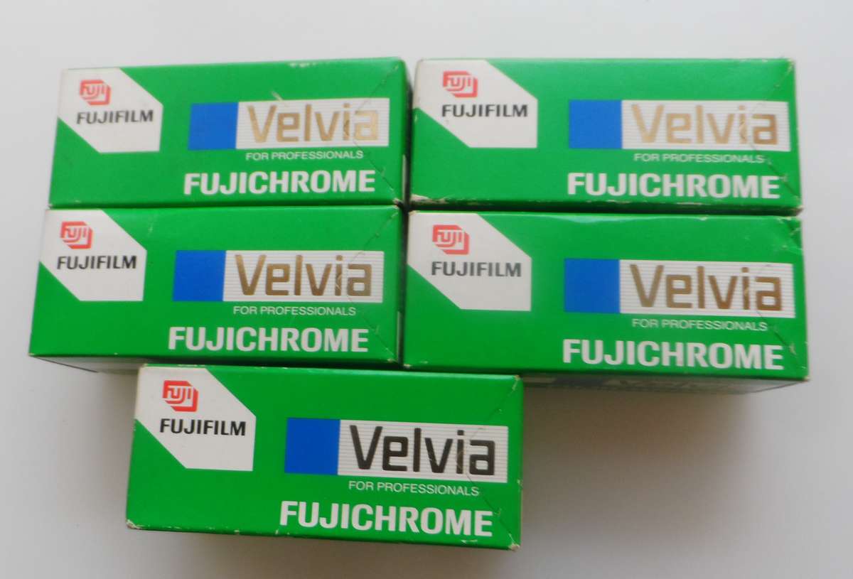 VELVIA  FUJICHROME 100F PROFESSIONAL  DAYLIGHT,  RVP 120  CR56/E6 EXPIRED FILM 2005/ 7   X 5  FILM