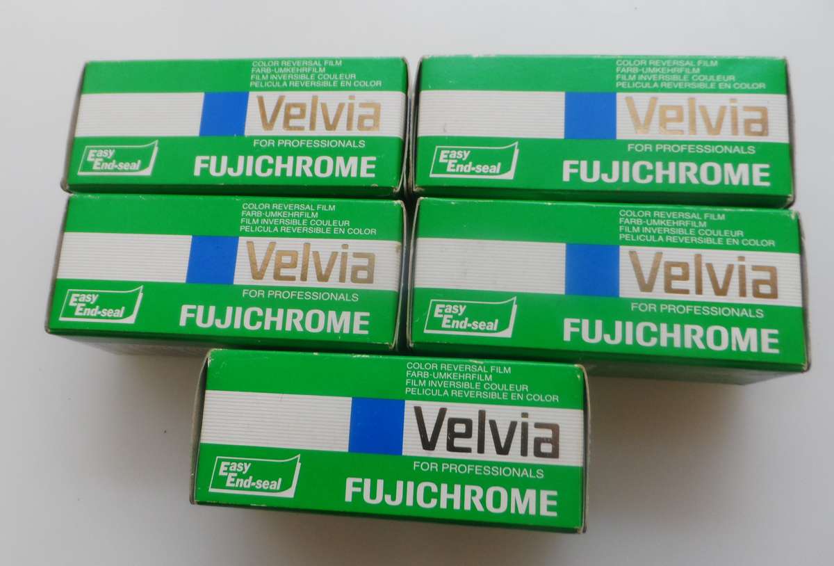VELVIA  FUJICHROME 100F PROFESSIONAL  DAYLIGHT,  RVP 120  CR56/E6 EXPIRED FILM 2005/ 7   X 5  FILM