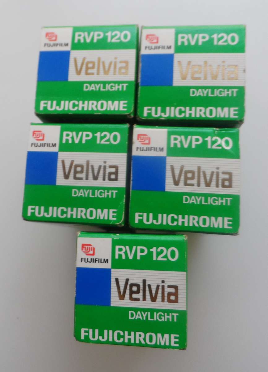 VELVIA  FUJICHROME 100F PROFESSIONAL  DAYLIGHT,  RVP 120  CR56/E6 EXPIRED FILM 2005/ 7   X 5  FILM