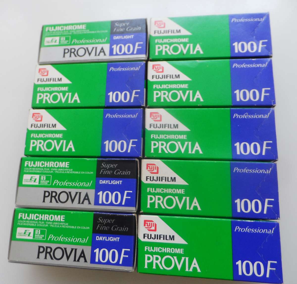 PROVIA FUJICHROME PROFESSIONAL , SUPER FINE GRAIN , DAYLIGHT 100F , PACK OF 10 , EXPIRED 2003-3